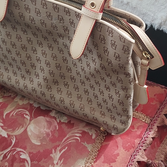 Satchel - Picture 2 of 4